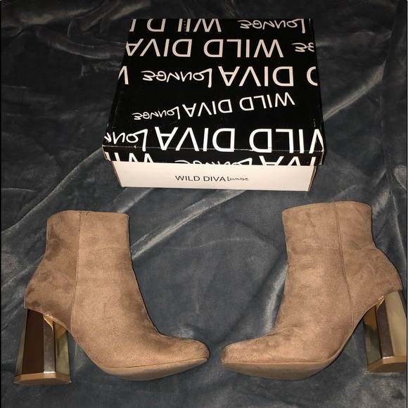 Gold Heel Tan Suede Size 7.5 Boots 👢 - Picture 3 of 7